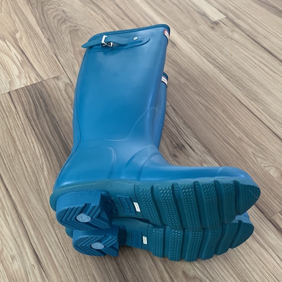 Brand new hunter original tall matte rain boots in ocean blue - Picture 3 of 4